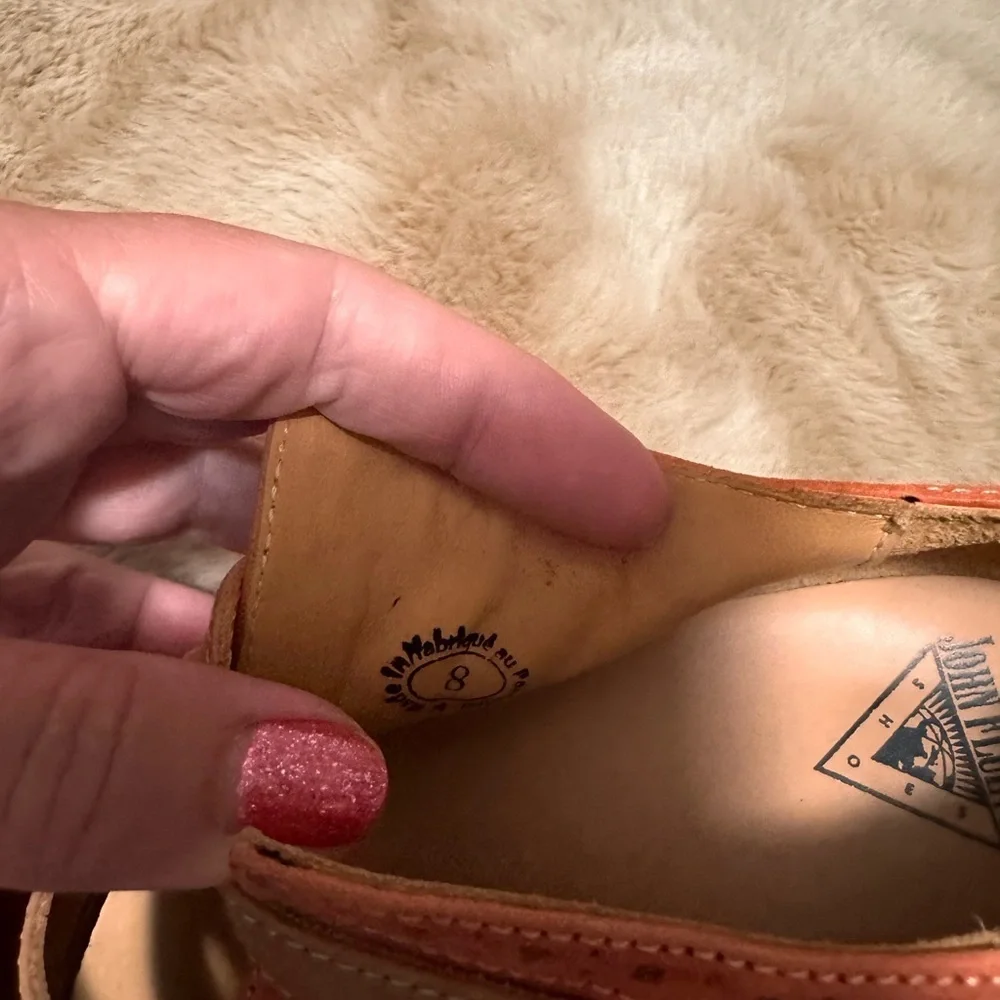 Fluevog East end kitcheners in peach. Size 8